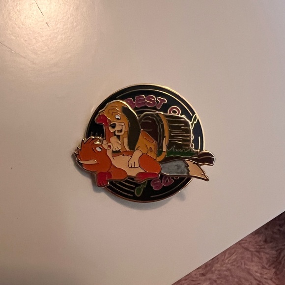 Fox and the Hound Best Friends Magical Musical Moments Pin # 16208 - Picture 1 of 5